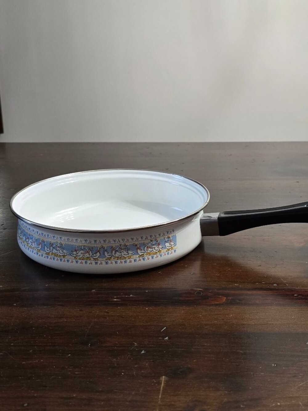 Vintage Country Ribbon Geese Enamel Skillet Frying Pan